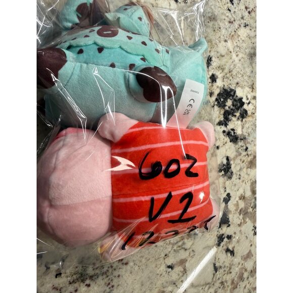 Lot Aphmau MeeMeows Mint Chocolate Chip Ice Cream Cat & Cherry Cupcake Cat Plush - Picture 16 of 16